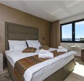 5 bedroom beachfront villa with heated pool near Omis, sleeps 9